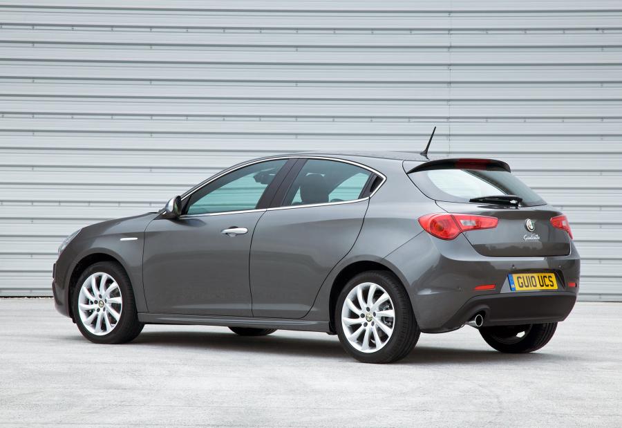  Alfa Romeo Giulietta 2010 года  (UK) (фото 5 из 67)